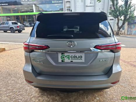 TOYOTA Hilux SW4 2.8 4P SRX 4X4 TURBO DIESEL AUTOMTICO, Foto 14