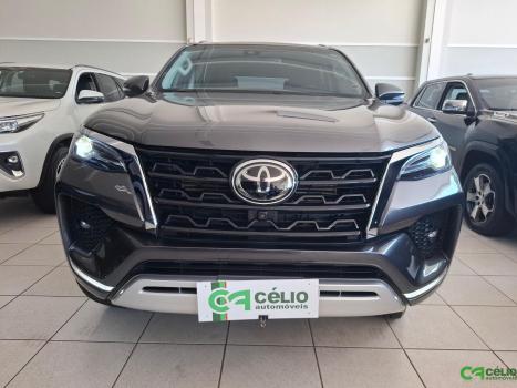 TOYOTA Hilux SW4 2.8 4P SRX 4X4 TURBO DIESEL AUTOMTICO, Foto 14