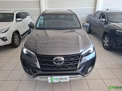 TOYOTA Hilux SW4 2.8 4P SRX 4X4 TURBO DIESEL AUTOMTICO, Foto 15