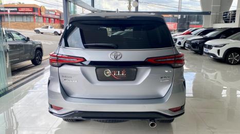 TOYOTA Hilux SW4 2.8 16V 4P SRX PLATINUM 4X4 7 LUGARES TURBO DIESEL AUTOMTICO, Foto 5