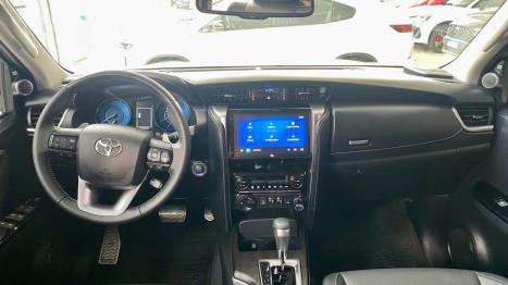 TOYOTA Hilux SW4 2.8 16V 4P SRX PLATINUM 4X4 7 LUGARES TURBO DIESEL AUTOMTICO, Foto 10