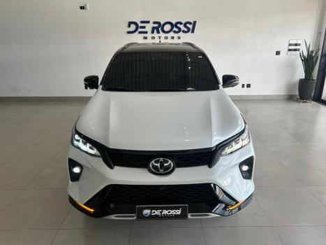 TOYOTA Hilux SW4 2.8 4P SRX 4X4 DIAMOND 7 LUGARES TURBO DIESEL AUTOMTICO, Foto 4