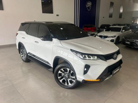 TOYOTA Hilux SW4 2.8 4P SRX 4X4 DIAMOND 7 LUGARES TURBO DIESEL AUTOMTICO, Foto 5