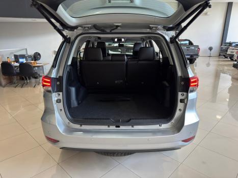 TOYOTA Hilux SW4 2.8 4P SRX 4X4 TURBO DIESEL AUTOMTICO, Foto 14