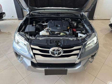 TOYOTA Hilux SW4 2.8 4P SRX 4X4 TURBO DIESEL AUTOMTICO, Foto 15