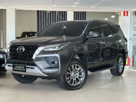 TOYOTA Hilux SW4 2.8 16V 4P SRX 4X4 7 LUGARES TURBO DIESEL AUTOMTICO, Foto 2