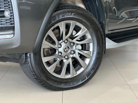 TOYOTA Hilux SW4 2.8 16V 4P SRX 4X4 7 LUGARES TURBO DIESEL AUTOMTICO, Foto 6