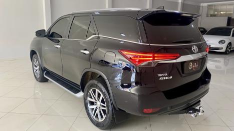 TOYOTA Hilux SW4 2.8 16V 4P SRX 4X4 7 LUGARES TURBO DIESEL AUTOM�TICO, Foto 2