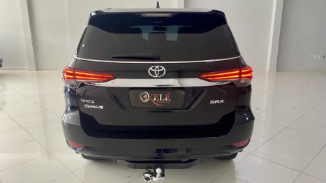 TOYOTA Hilux SW4 2.8 16V 4P SRX 4X4 7 LUGARES TURBO DIESEL AUTOM�TICO, Foto 5