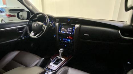 TOYOTA Hilux SW4 2.8 16V 4P SRX 4X4 7 LUGARES TURBO DIESEL AUTOM�TICO, Foto 6