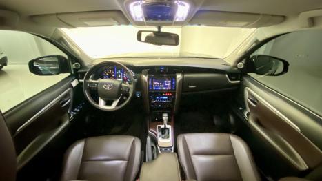 TOYOTA Hilux SW4 2.8 16V 4P SRX 4X4 7 LUGARES TURBO DIESEL AUTOM�TICO, Foto 10