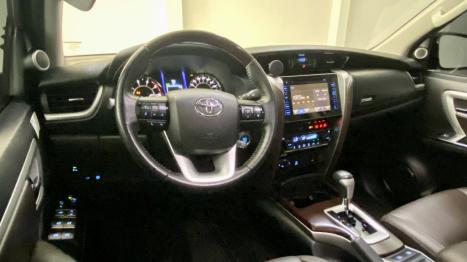 TOYOTA Hilux SW4 2.8 16V 4P SRX 4X4 7 LUGARES TURBO DIESEL AUTOM�TICO, Foto 11