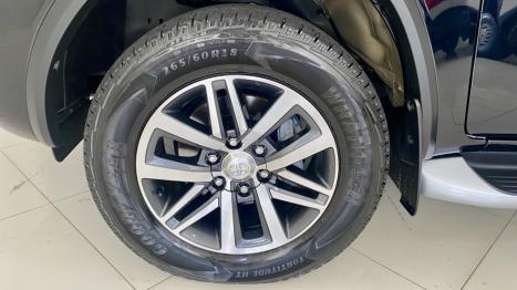 TOYOTA Hilux SW4 2.8 16V 4P SRX 4X4 7 LUGARES TURBO DIESEL AUTOM�TICO, Foto 12