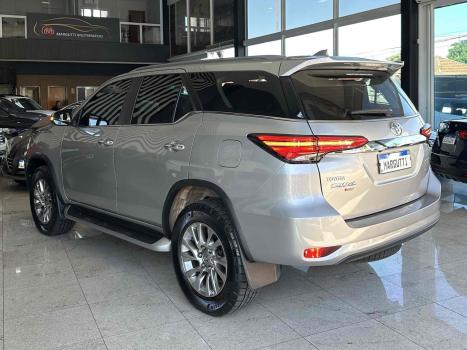 TOYOTA Hilux SW4 2.8 16V 4P SRX 4X4 7 LUGARES TURBO DIESEL AUTOM�TICO, Foto 7