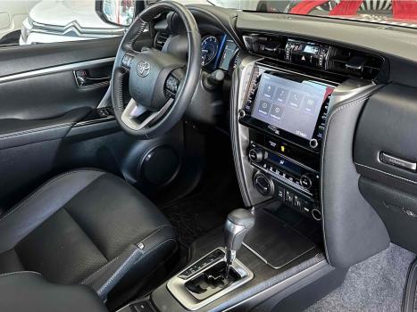 TOYOTA Hilux SW4 2.8 16V 4P SRX 4X4 7 LUGARES TURBO DIESEL AUTOM�TICO, Foto 16