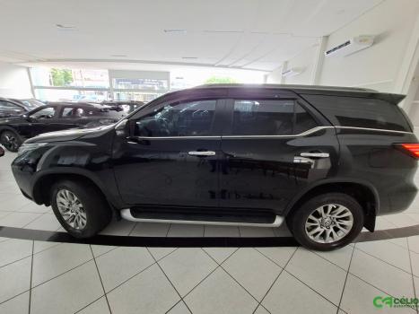 TOYOTA Hilux SW4 2.8 4P SRX 4X4 TURBO DIESEL AUTOM�TICO, Foto 11