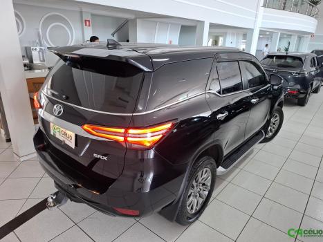 TOYOTA Hilux SW4 2.8 4P SRX 4X4 TURBO DIESEL AUTOM�TICO, Foto 16