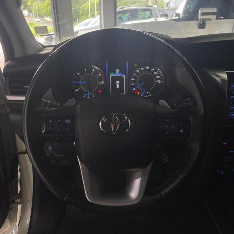 TOYOTA Hilux SW4 2.8 4P SRX 4X4 TURBO DIESEL AUTOM�TICO, Foto 10