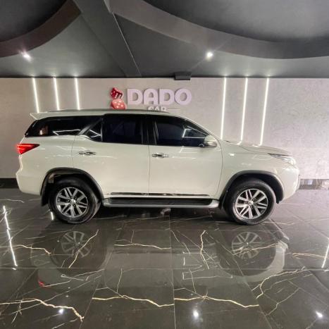 TOYOTA Hilux SW4 2.8 4P SRX 4X4 TURBO DIESEL AUTOM�TICO, Foto 13