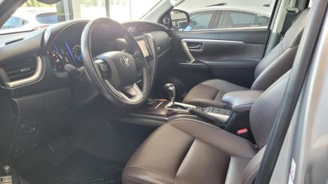 TOYOTA Hilux SW4 2.8 16V 4P SRX 4X4 7 LUGARES TURBO DIESEL AUTOM�TICO, Foto 8