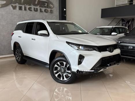 TOYOTA Hilux SW4 2.8 16V 4P SRX PLATINUM 4X4 7 LUGARES TURBO DIESEL AUTOM�TICO, Foto 2