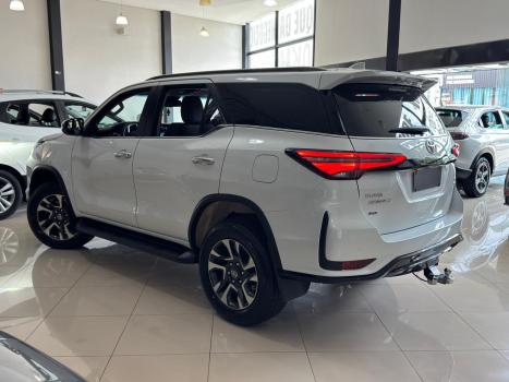 TOYOTA Hilux SW4 2.8 16V 4P SRX PLATINUM 4X4 7 LUGARES TURBO DIESEL AUTOM�TICO, Foto 5