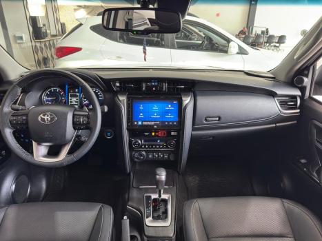 TOYOTA Hilux SW4 2.8 16V 4P SRX PLATINUM 4X4 7 LUGARES TURBO DIESEL AUTOM�TICO, Foto 9