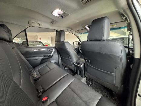 TOYOTA Hilux SW4 2.8 16V 4P SRX PLATINUM 4X4 7 LUGARES TURBO DIESEL AUTOM�TICO, Foto 13