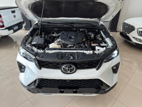 TOYOTA Hilux SW4 2.8 16V 4P SRX PLATINUM 4X4 7 LUGARES TURBO DIESEL AUTOM�TICO, Foto 16