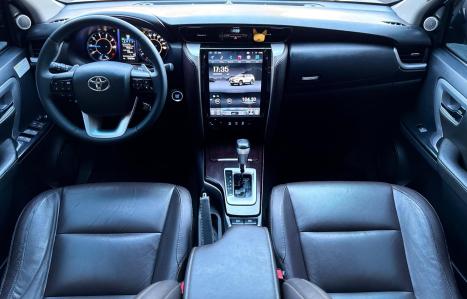 TOYOTA Hilux SW4 2.8 16V 4P SRX 4X4 7 LUGARES TURBO DIESEL AUTOM�TICO, Foto 5