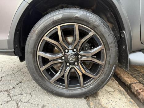 TOYOTA Hilux SW4 2.8 16V 4P SRX PLATINUM 4X4 7 LUGARES TURBO DIESEL AUTOM�TICO, Foto 7