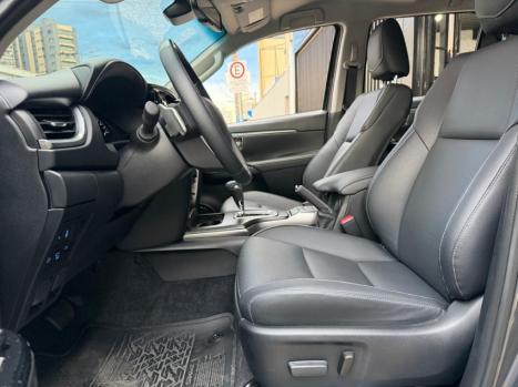 TOYOTA Hilux SW4 2.8 16V 4P SRX PLATINUM 4X4 7 LUGARES TURBO DIESEL AUTOM�TICO, Foto 11