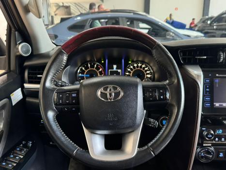 TOYOTA Hilux SW4 2.8 16V 4P SRX PLATINUM 4X4 TURBO DIESEL AUTOM�TICO, Foto 8