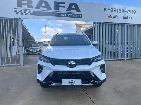 TOYOTA Hilux SW4 2.8 16V 4P SRX 4X4 7 LUGARES TURBO DIESEL AUTOM�TICO, Foto 2