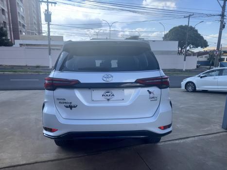 TOYOTA Hilux SW4 2.8 16V 4P SRX 4X4 7 LUGARES TURBO DIESEL AUTOM�TICO, Foto 6