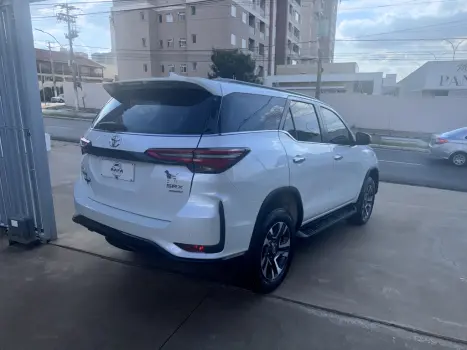 TOYOTA Hilux SW4 2.8 16V 4P SRX 4X4 7 LUGARES TURBO DIESEL AUTOM�TICO, Foto 7