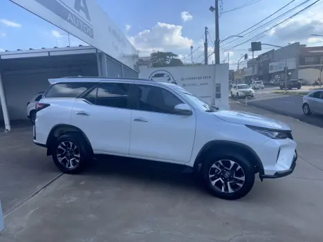 TOYOTA Hilux SW4 2.8 16V 4P SRX 4X4 7 LUGARES TURBO DIESEL AUTOM�TICO, Foto 8