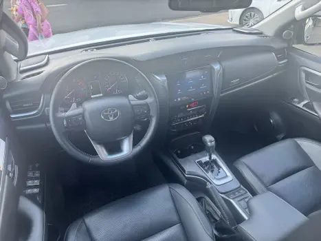 TOYOTA Hilux SW4 2.8 16V 4P SRX 4X4 7 LUGARES TURBO DIESEL AUTOM�TICO, Foto 12