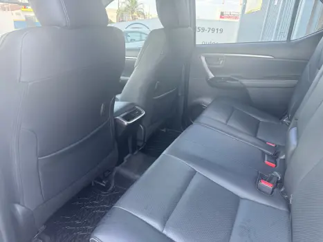 TOYOTA Hilux SW4 2.8 16V 4P SRX 4X4 7 LUGARES TURBO DIESEL AUTOM�TICO, Foto 13
