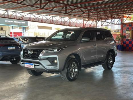 TOYOTA Hilux SW4 2.8 16V 4P SRX 4X4 7 LUGARES TURBO DIESEL AUTOM�TICO, Foto 1