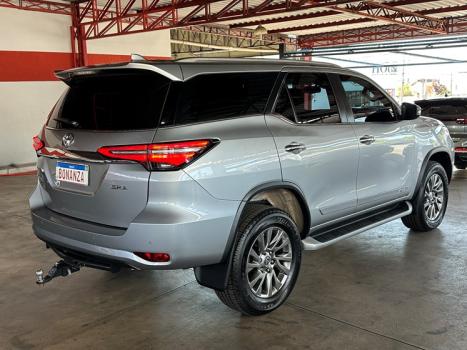 TOYOTA Hilux SW4 2.8 16V 4P SRX 4X4 7 LUGARES TURBO DIESEL AUTOM�TICO, Foto 5