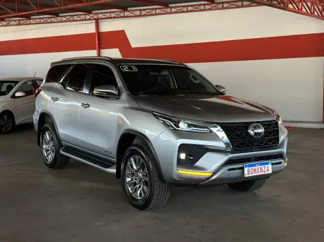 TOYOTA Hilux SW4 2.8 16V 4P SRX 4X4 7 LUGARES TURBO DIESEL AUTOM�TICO, Foto 3