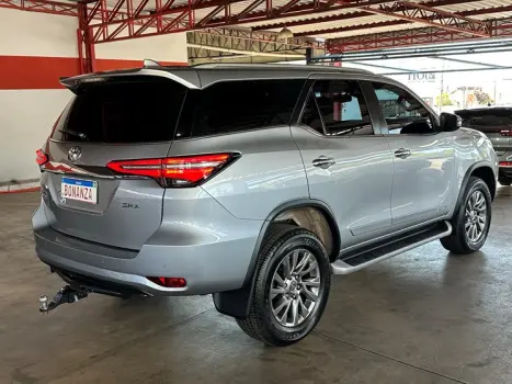 TOYOTA Hilux SW4 2.8 16V 4P SRX 4X4 7 LUGARES TURBO DIESEL AUTOM�TICO, Foto 5