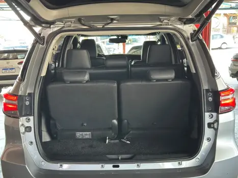 TOYOTA Hilux SW4 2.8 16V 4P SRX 4X4 7 LUGARES TURBO DIESEL AUTOM�TICO, Foto 6