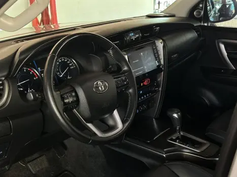 TOYOTA Hilux SW4 2.8 16V 4P SRX 4X4 7 LUGARES TURBO DIESEL AUTOM�TICO, Foto 7