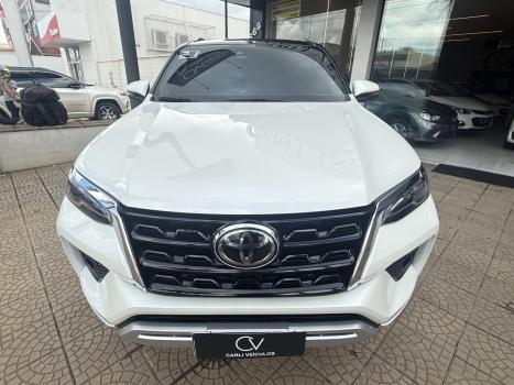 TOYOTA Hilux SW4 2.8 16V 4P SRX 4X4 7 LUGARES TURBO DIESEL AUTOM�TICO, Foto 2