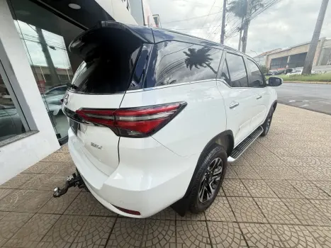 TOYOTA Hilux SW4 2.8 16V 4P SRX 4X4 7 LUGARES TURBO DIESEL AUTOM�TICO, Foto 6