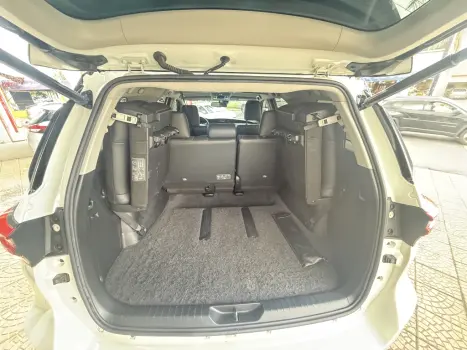 TOYOTA Hilux SW4 2.8 16V 4P SRX 4X4 7 LUGARES TURBO DIESEL AUTOM�TICO, Foto 7