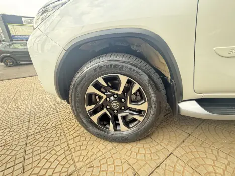 TOYOTA Hilux SW4 2.8 16V 4P SRX 4X4 7 LUGARES TURBO DIESEL AUTOM�TICO, Foto 8