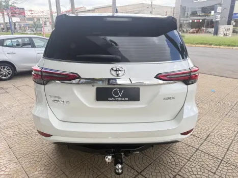 TOYOTA Hilux SW4 2.8 16V 4P SRX 4X4 7 LUGARES TURBO DIESEL AUTOM�TICO, Foto 10